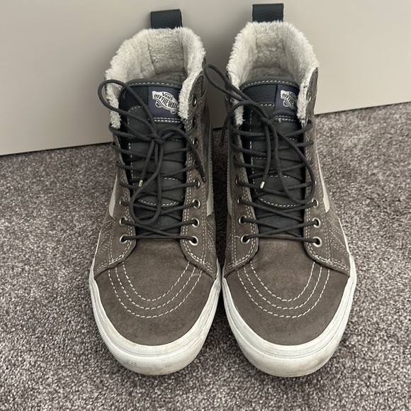 Vans - Picture 2 of 5